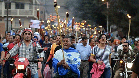 Oposición Indignada pide la dimisión del presidente en Honduras